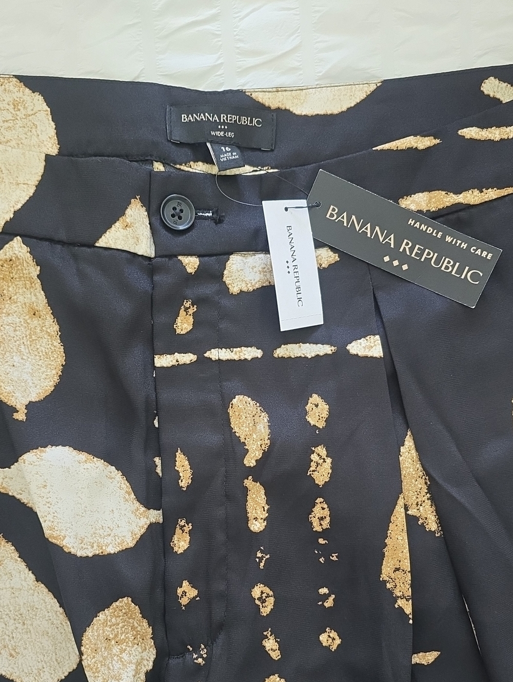 Banana Republic Black Pants with Cream Print